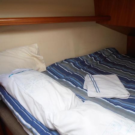 Carpe Diem Hotel Saratoga Room photo