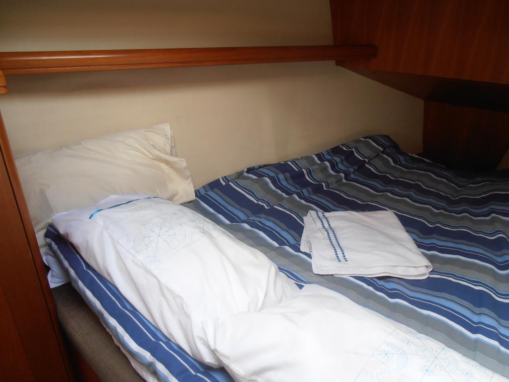Carpe Diem Hotel Saratoga Room photo